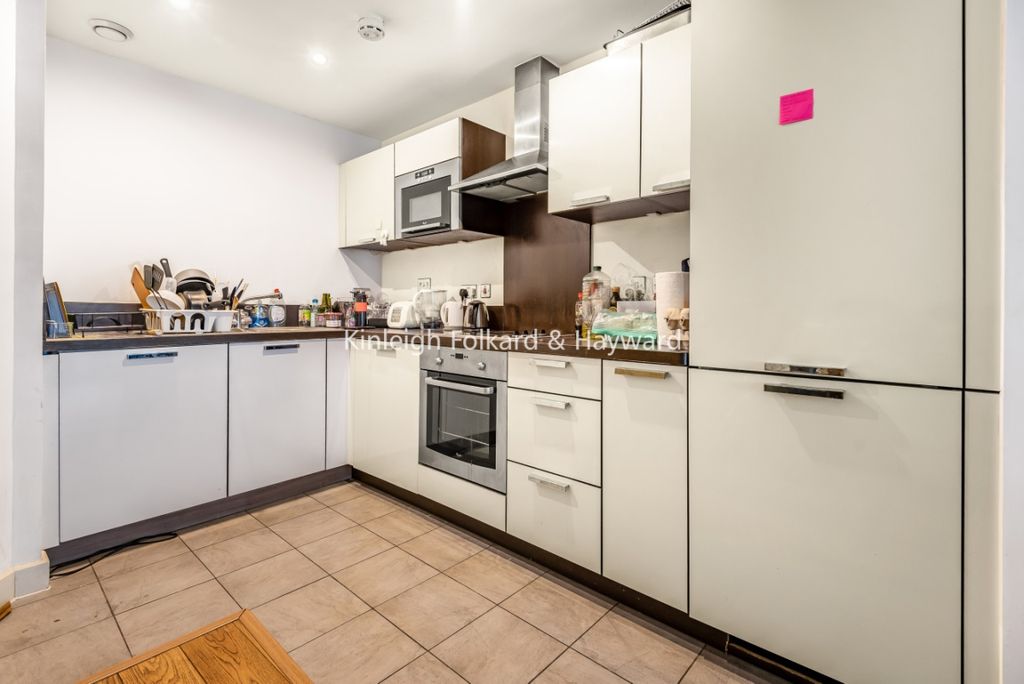 Property photo 1 of 8 3dc61Ef3-c06A-49A0-9