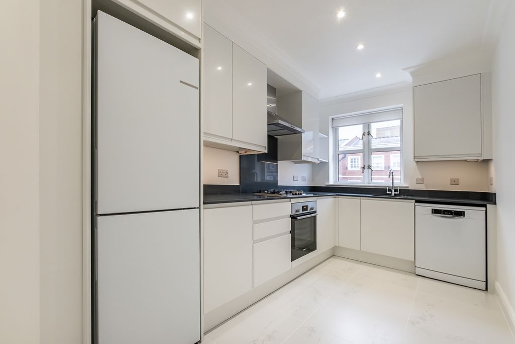 Property photo 2 of 12 Kitchen