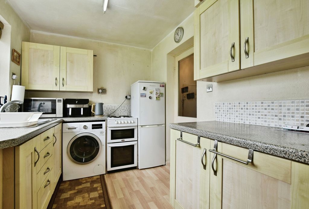 Property photo 3 of 21 Pbox-Img.Jpg