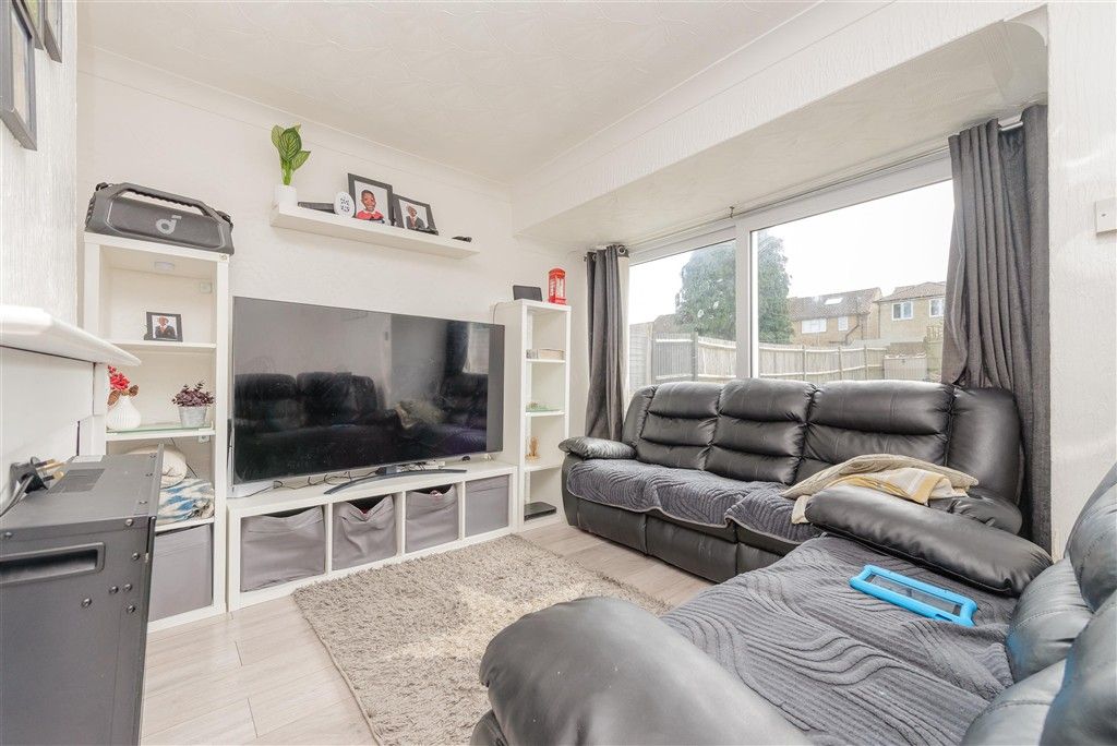 Property photo 3 of 7 Lounge/Diner