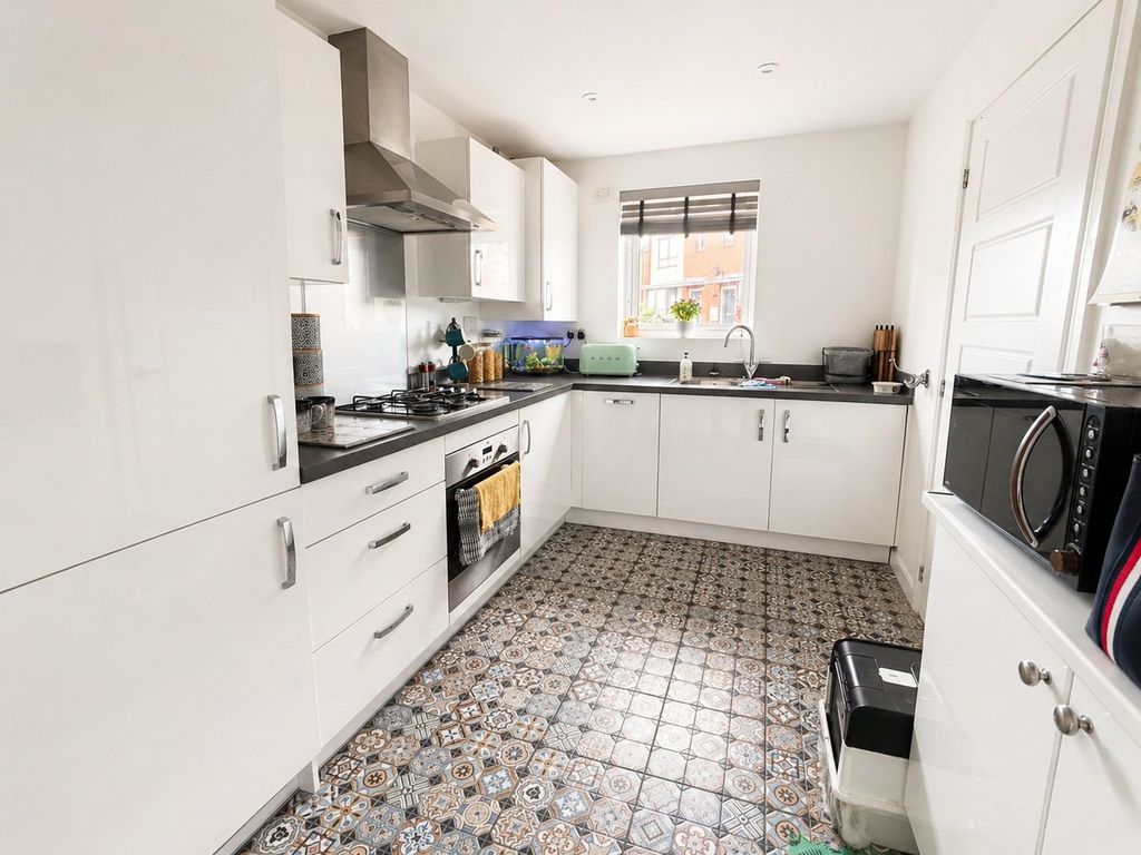 Property photo 3 of 13