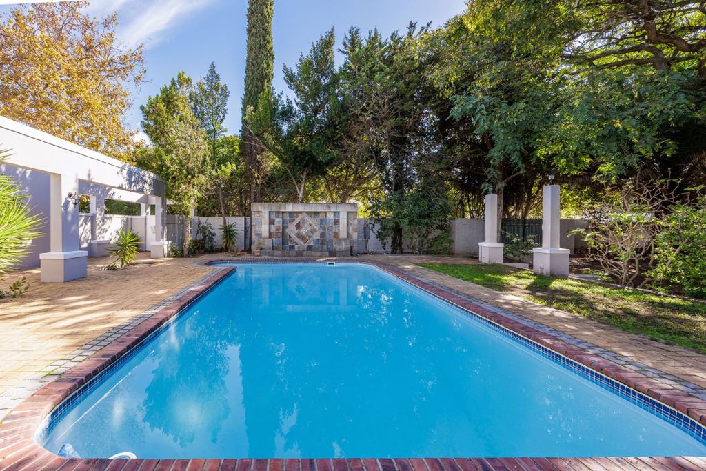 Property photo 2 of 35 Dbv1737913