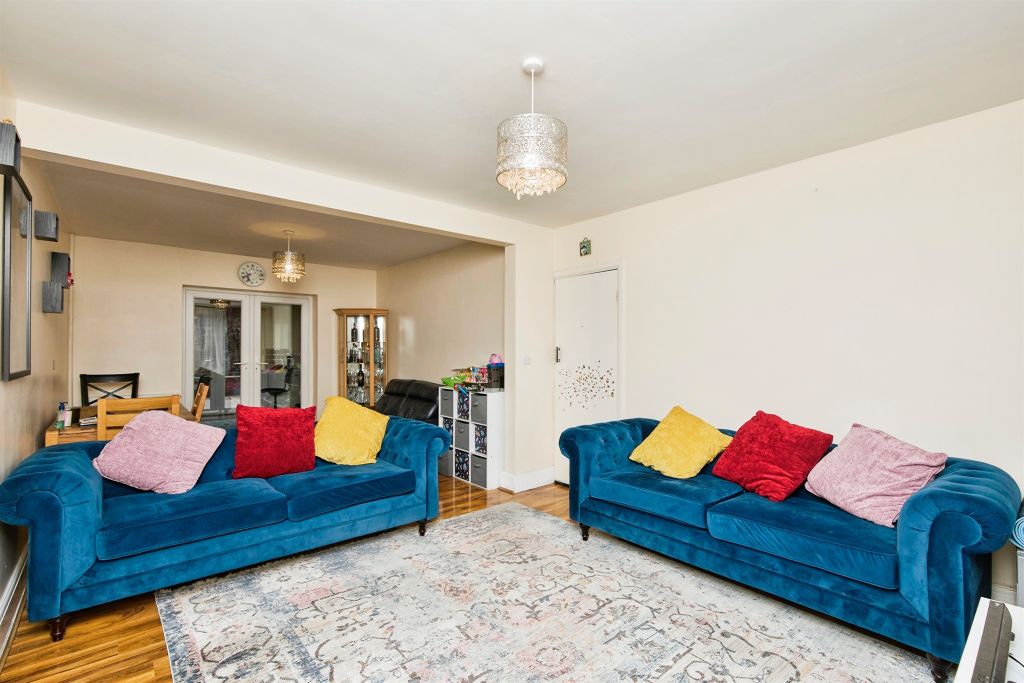 Property photo 3 of 13