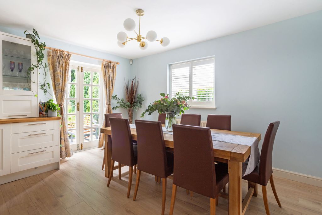 Additional image 16 of 4 bed detached house for saleAvenue Road, Farnborough GU14
