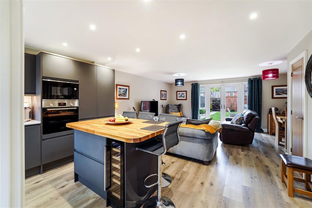 Property photo 2 of 14 Sherwood Way (6).Jpg