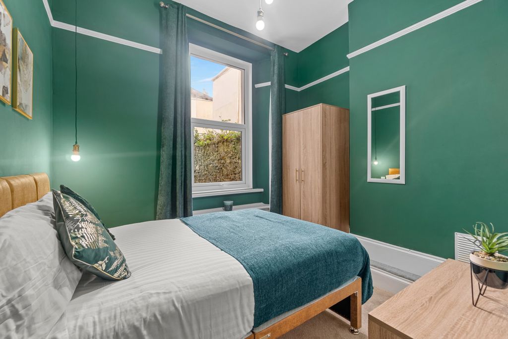 Property photo 2 of 9 0005