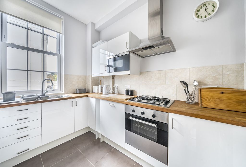 Property photo 3 of 9 1363742-12-68E502...