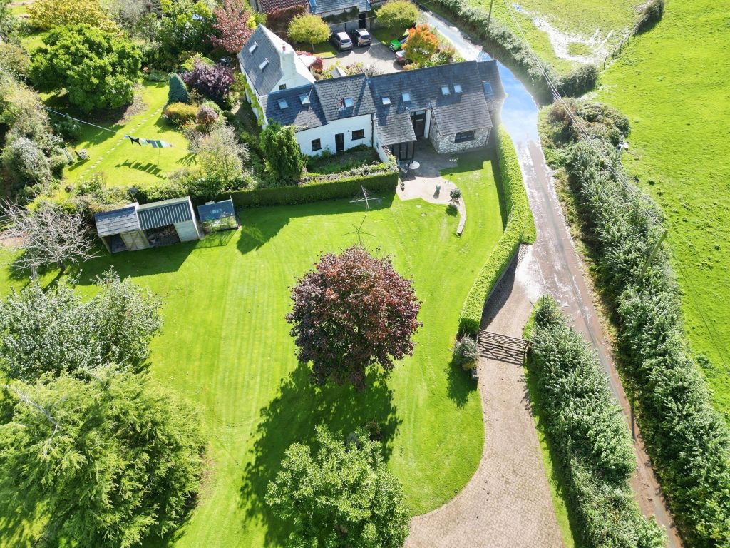 Property photo 2 of 34