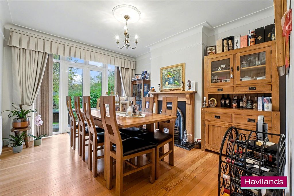 Property photo 3 of 21 Lakenheath-9.Jpg