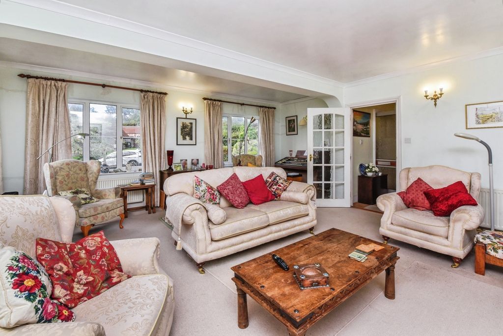 Property photo 2 of 17 Photo