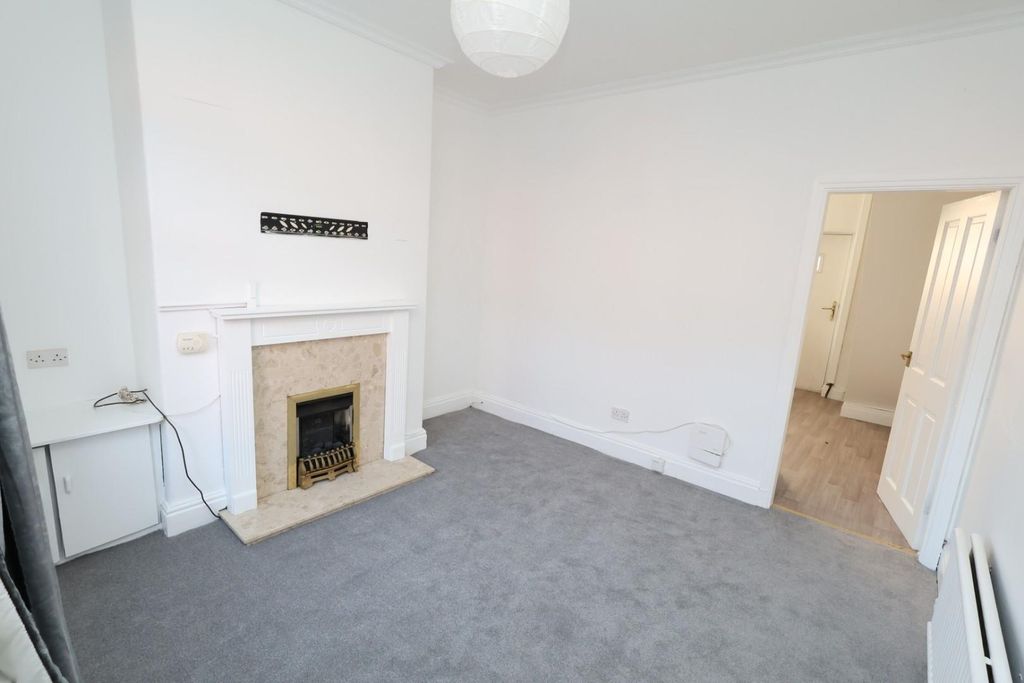 Property photo 3 of 11 2.Jpg