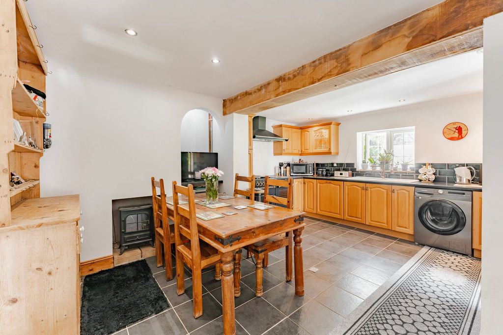 Property photo 3 of 24