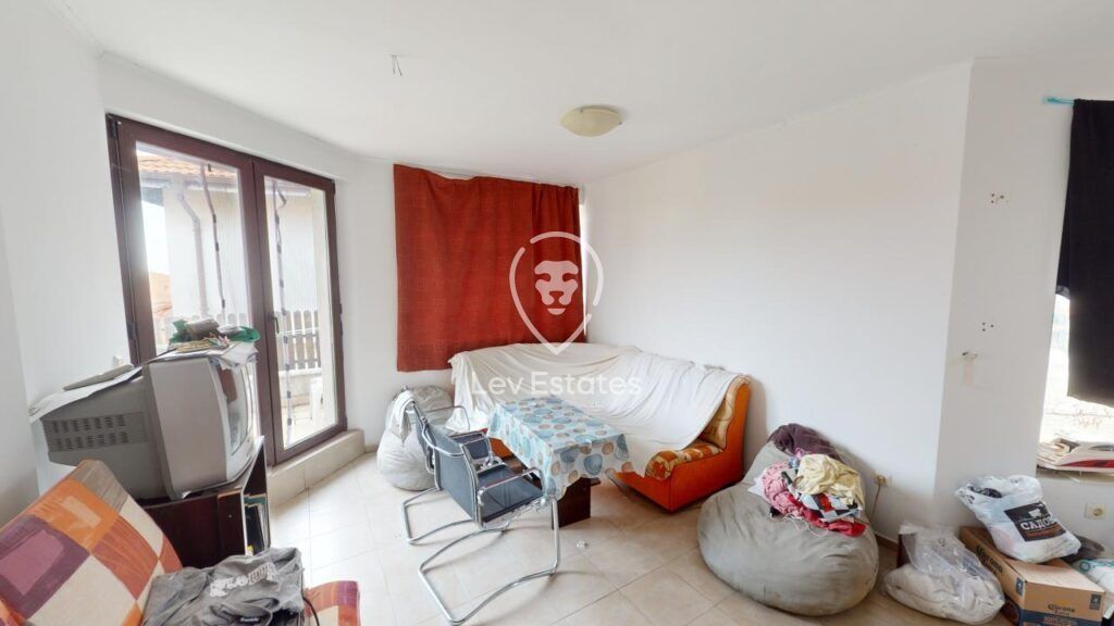 Property photo 3 of 13
