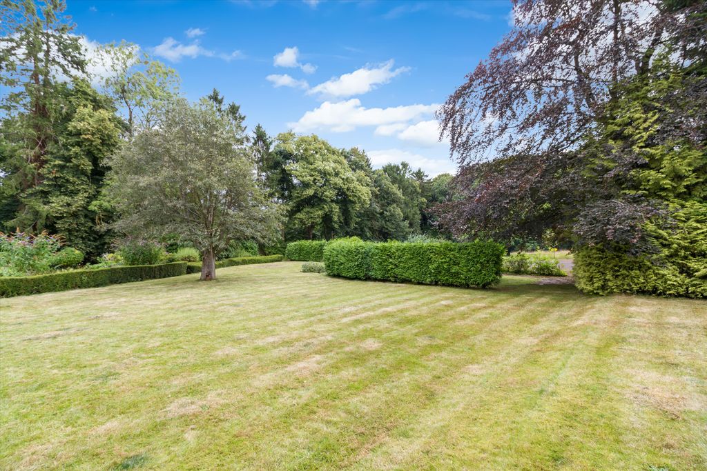 Property photo 2 of 12 Image