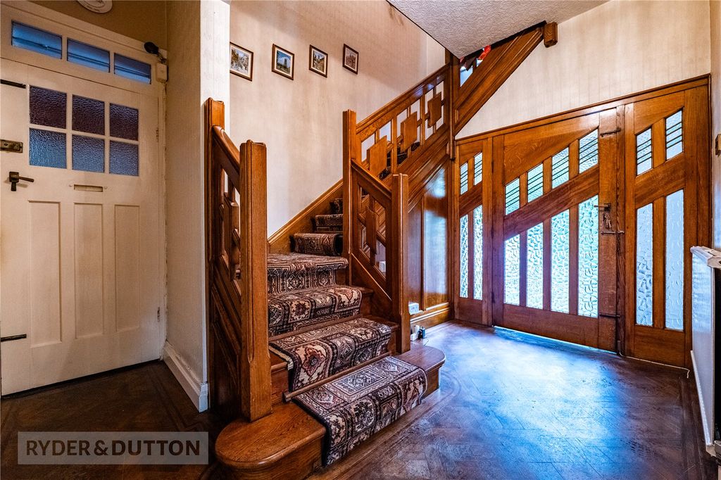 Property photo 3 of 26 Hallway