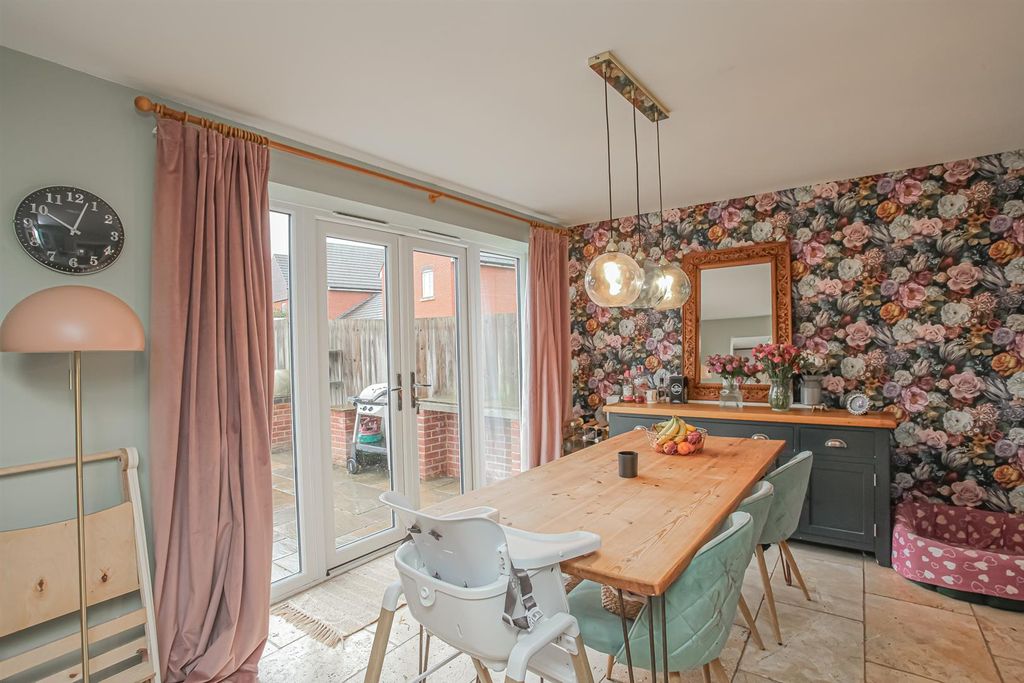 Property photo 3 of 18 Img_8976.Jpg