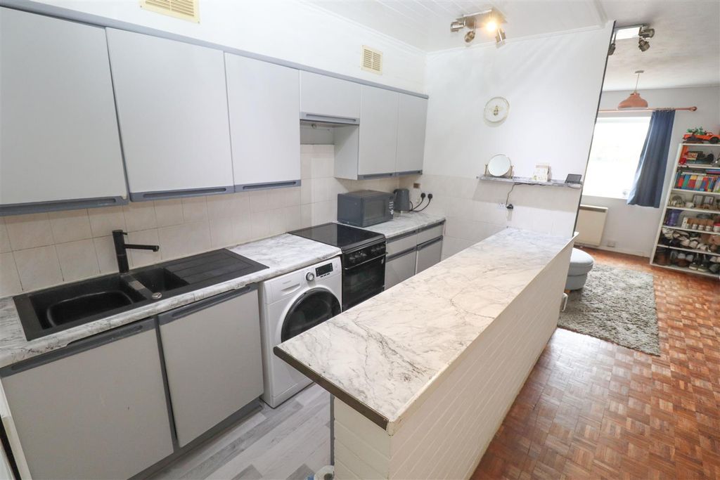 Property photo 3 of 15 Kitchen