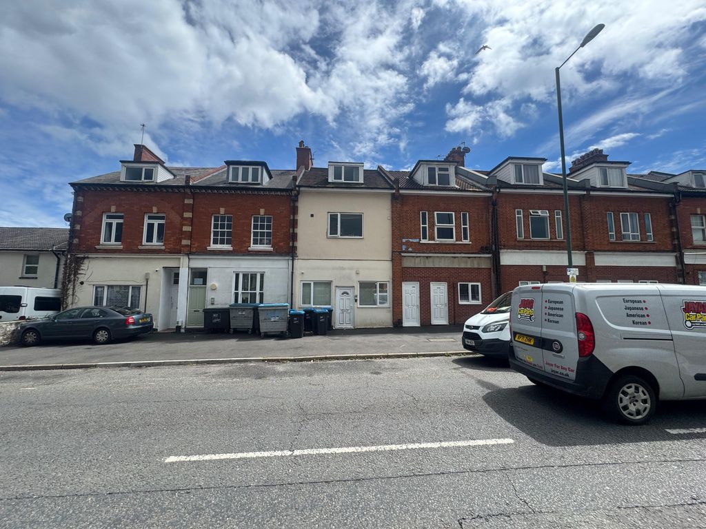 Property photo 1 of 3 250 A&B Holdenhurst Road (3).Jpg