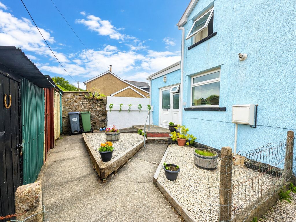 Property photo 2 of 22