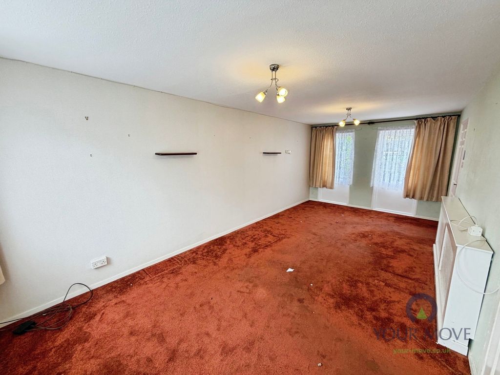 Property photo 2 of 10 Lounge