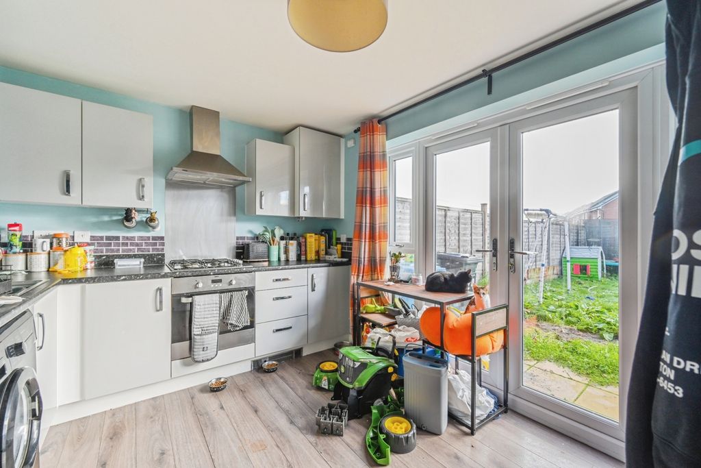 Property photo 2 of 17 Photo