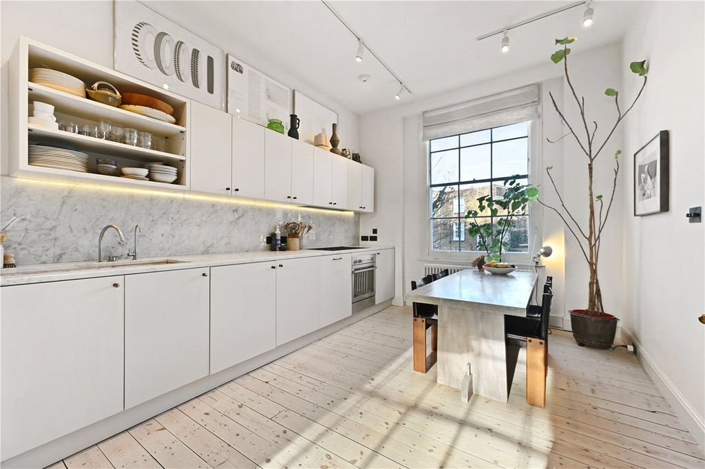 Property photo 3 of 12 Picture No. 34