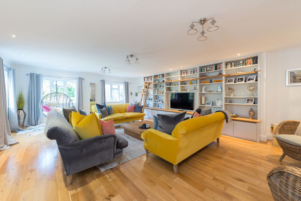 Property photo 3 of 55 233Rec-35