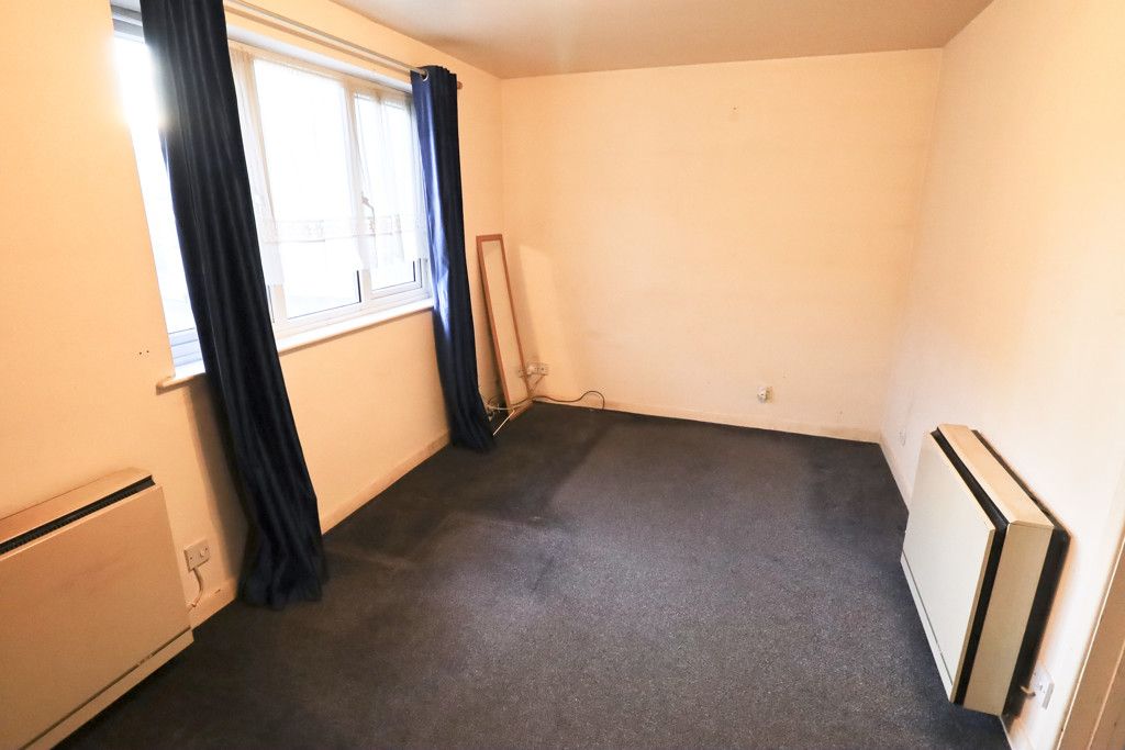 Property photo 3 of 6 Photo 12