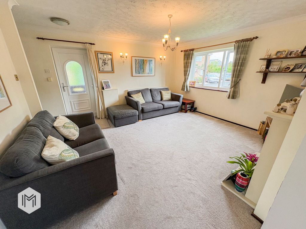 Property photo 3 of 22 Picture No. 05