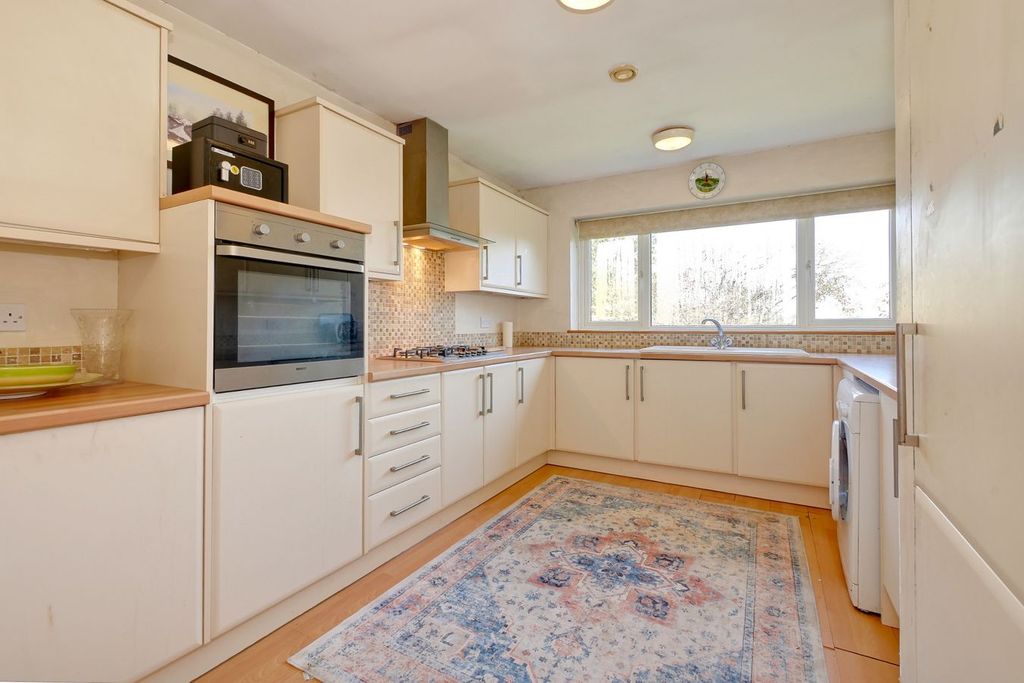 Property photo 3 of 24