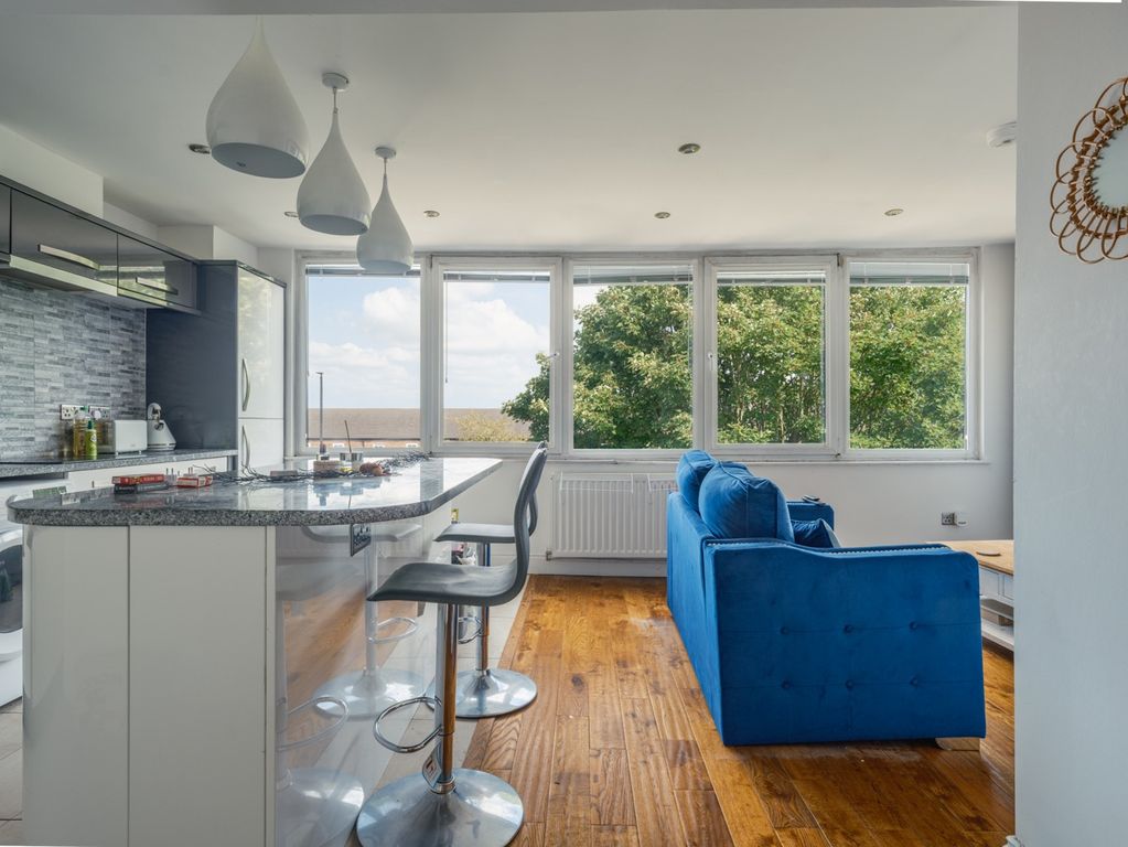 Property photo 1 of 8 3699060