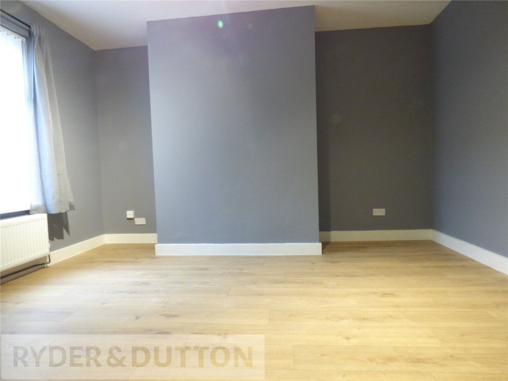 Property photo 2 of 13 Lounge