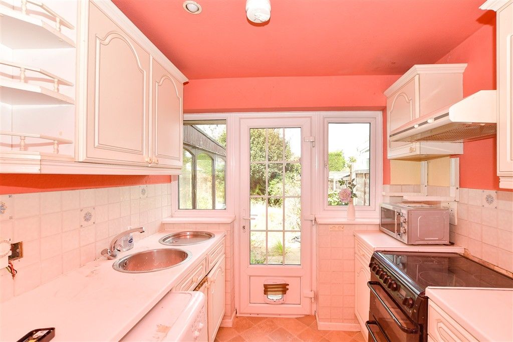 Property photo 3 of 13 Kitchen