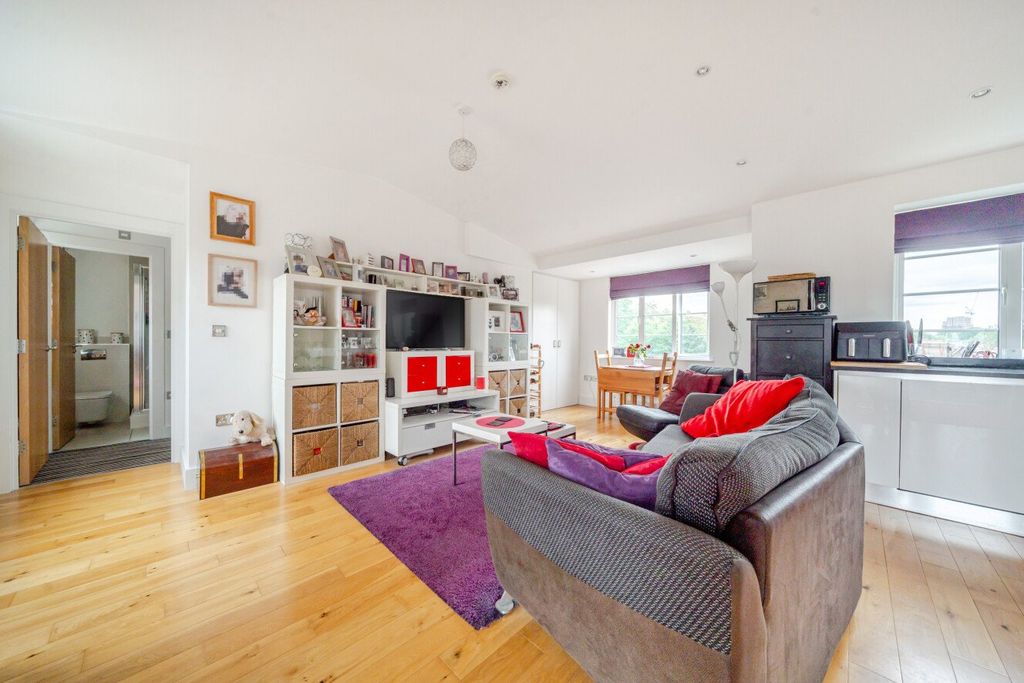 Property photo 1 of 14 Picture No. 12