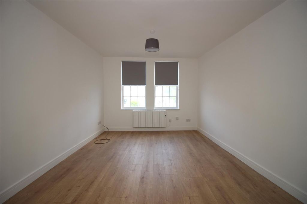 Property photo 2 of 10 Img_9818.Jpg