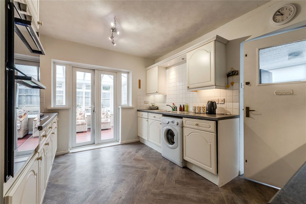 Property photo 2 of 22 Picture No. 11