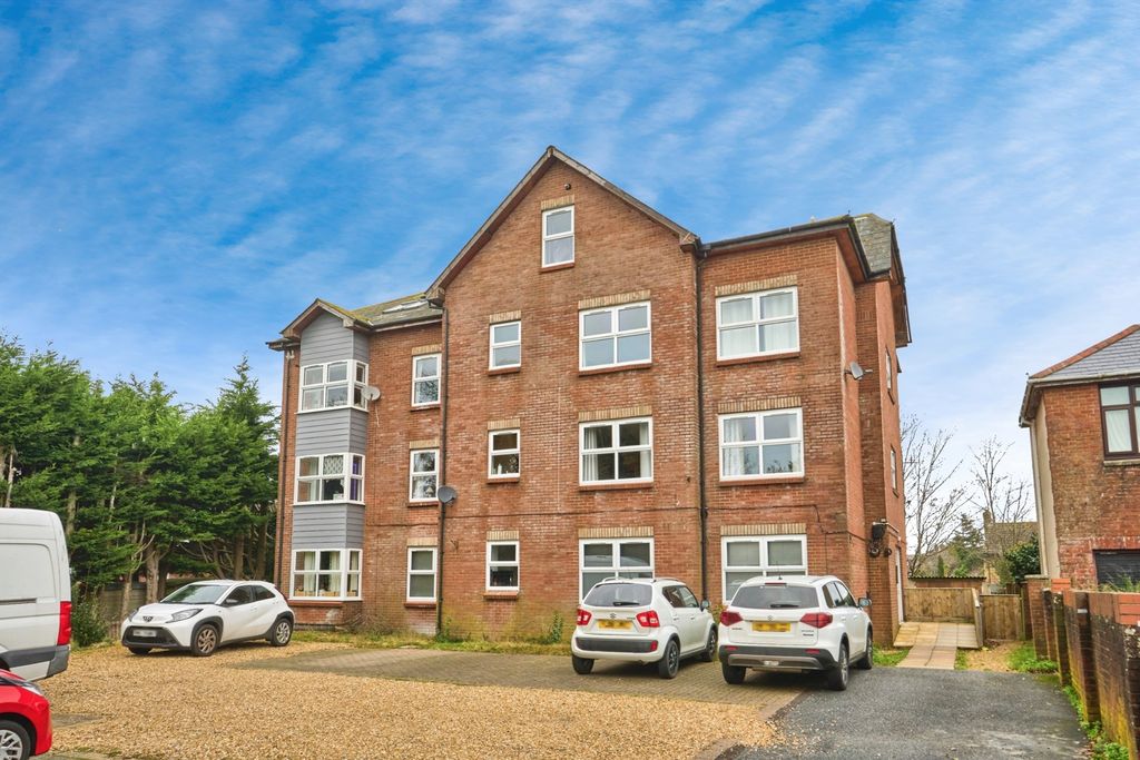 Property photo 1 of 10 Front