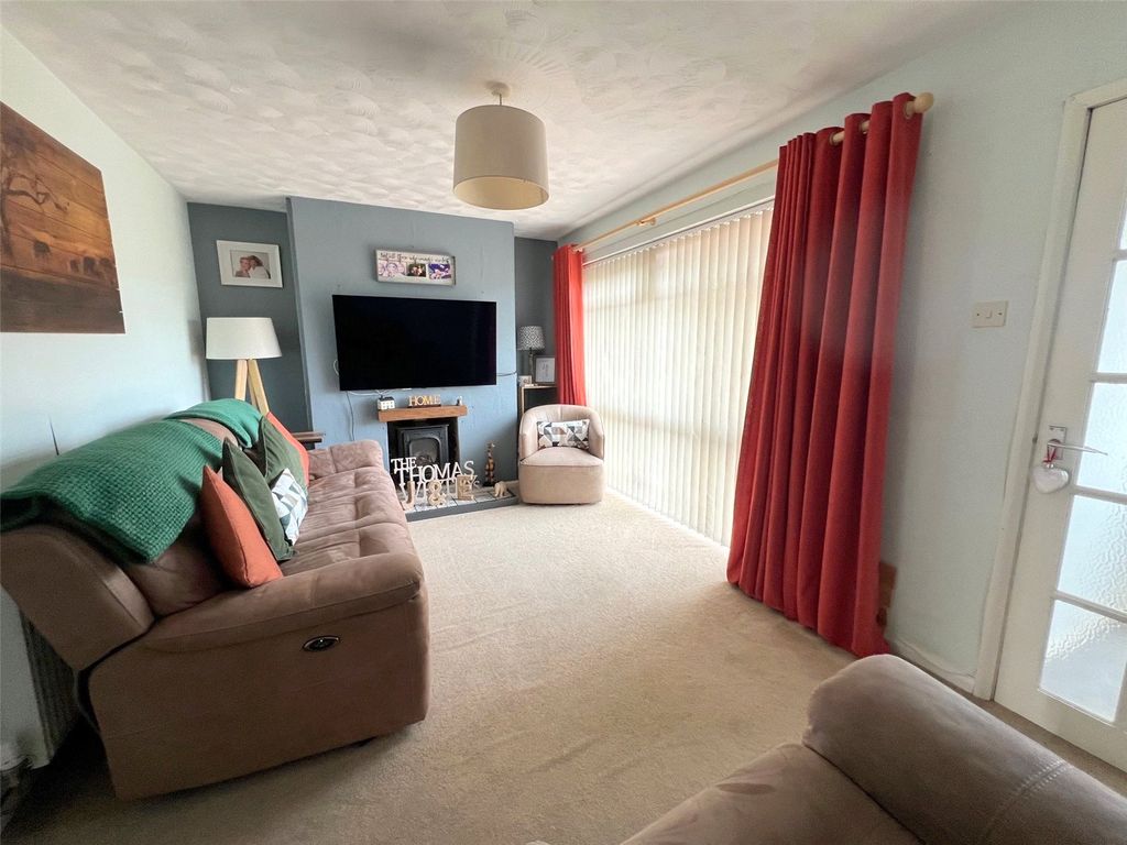 Property photo 3 of 32 Picture No. 35