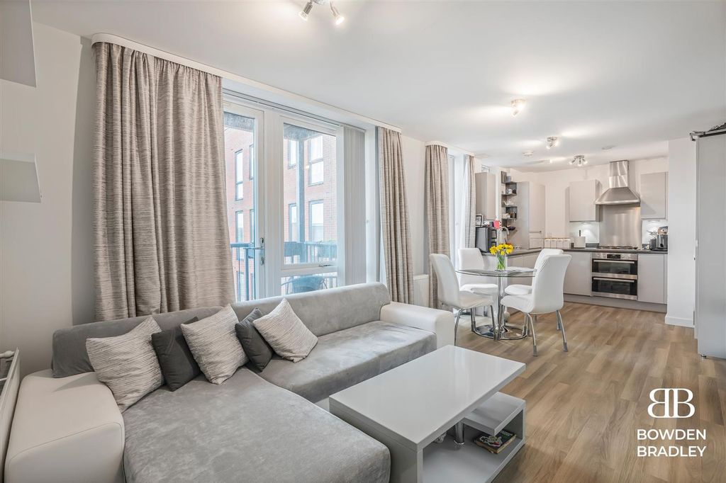 Property photo 1 of 13 Living Room / Dining Room