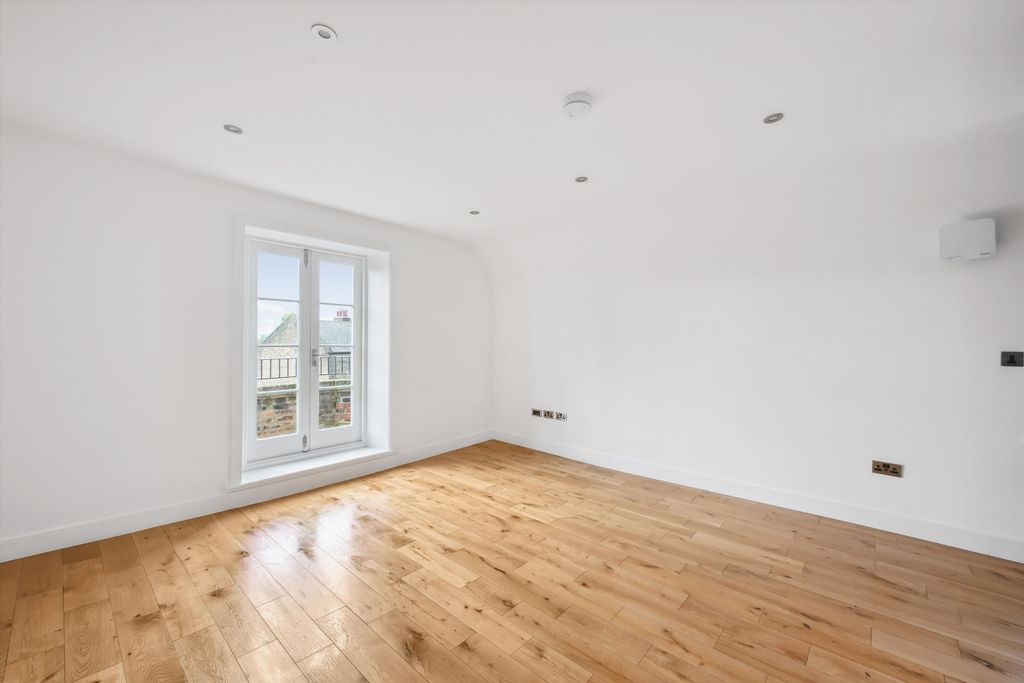 Property photo 2 of 15 Image