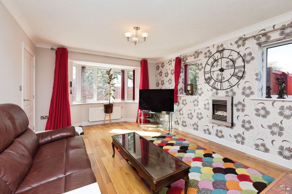 Property photo 2 of 17