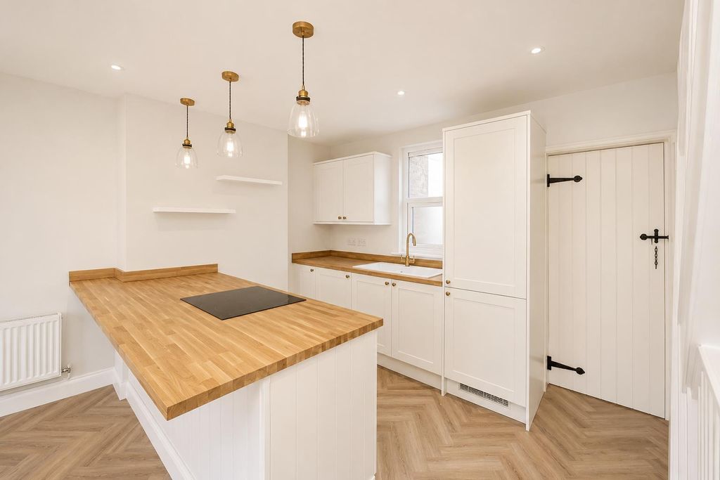 Property photo 3 of 13 Newkitchen.Png