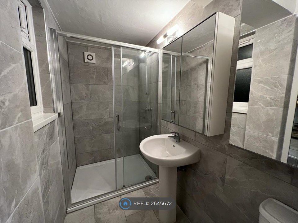 Property photo 3 of 10 Bathroom 1 Ground Floor