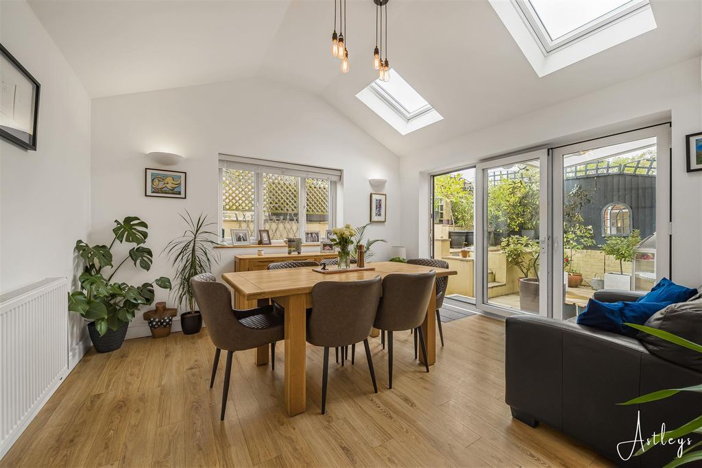 Property photo 2 of 36 Dining Area/ Family Room