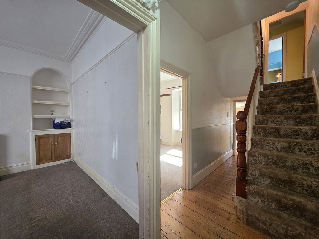Property photo 2 of 33 Picture No. 19