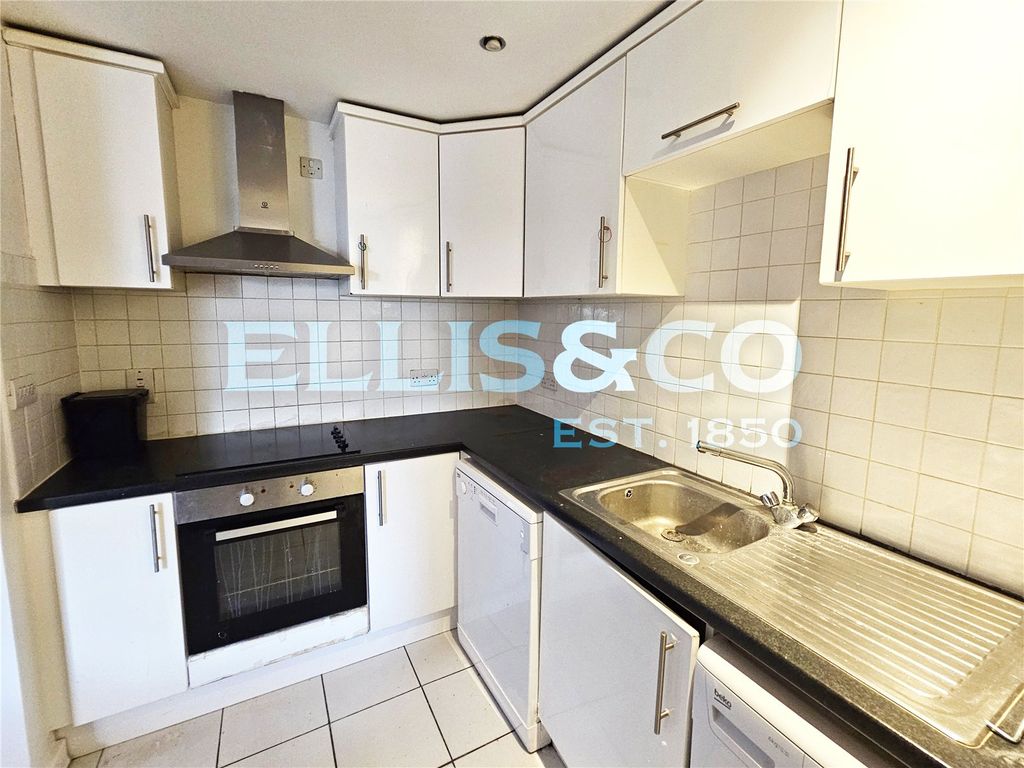 Property photo 3 of 7 Picture No. 22