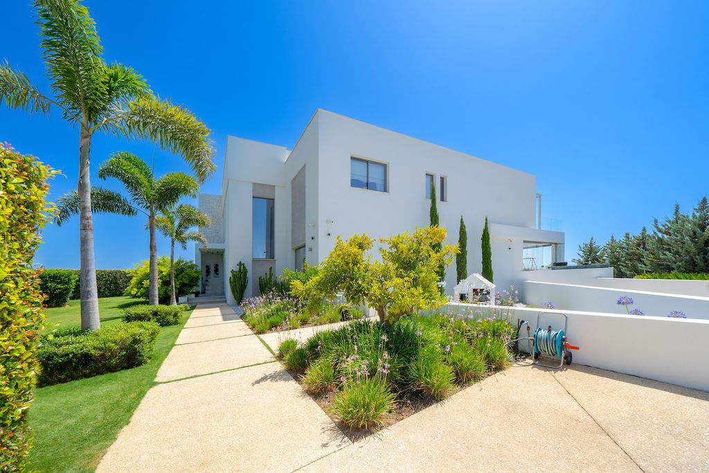Property photo 1 of 30