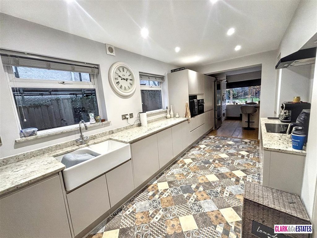 Property photo 2 of 19 Kitchen