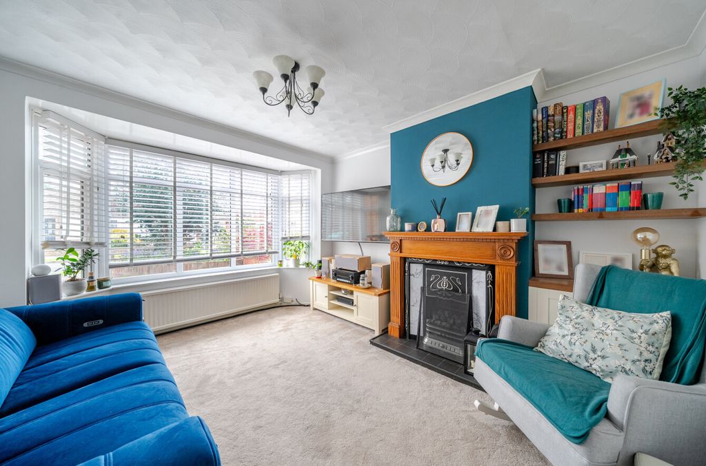 Property photo 3 of 21 1438534-7-69Df823...