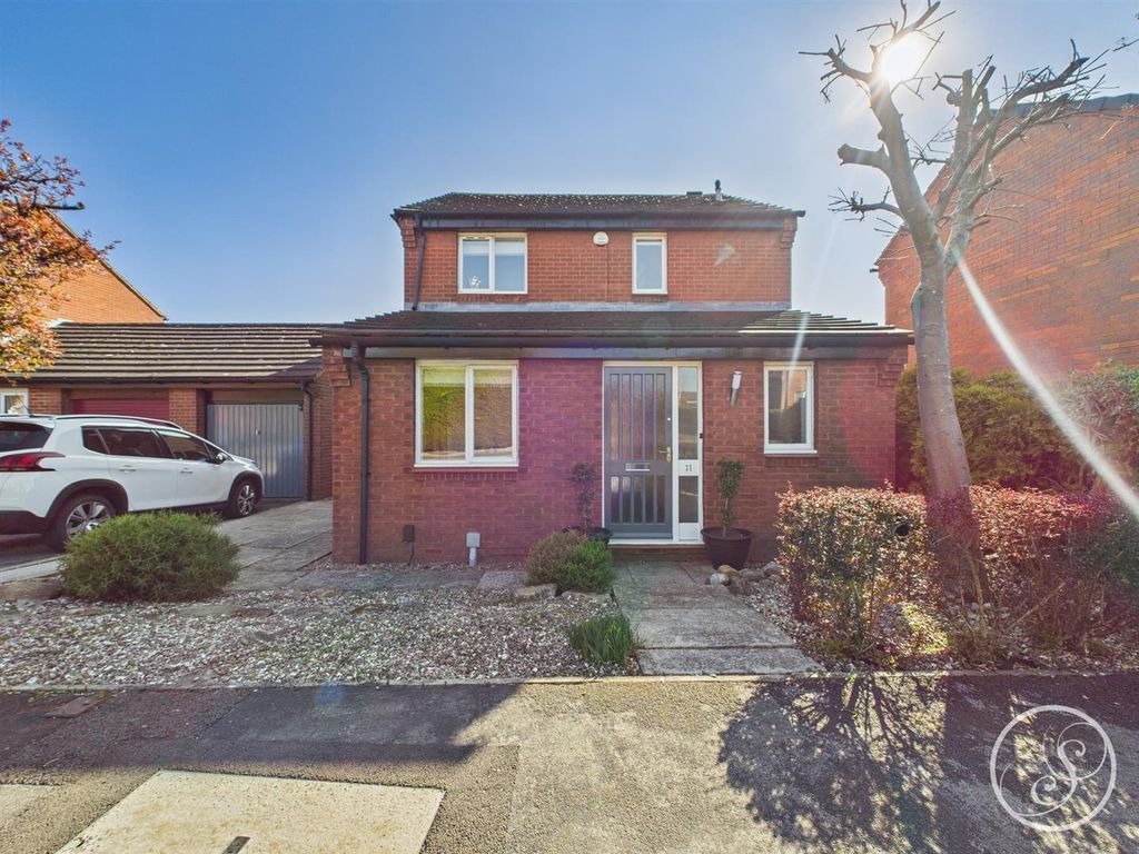 Property photo 1 of 17 External